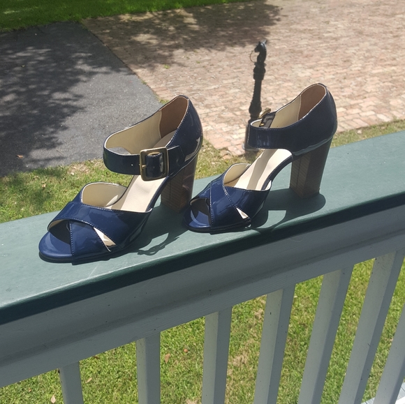 Dee Keller patent navy pumps - Picture 13 of 13